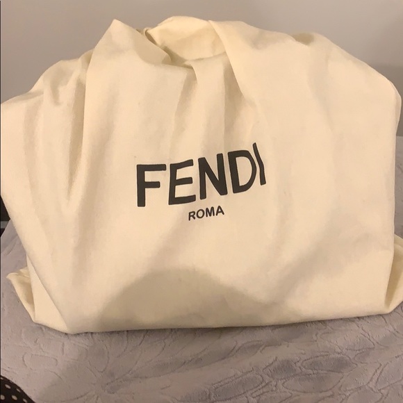 Fendi 3 jours in magenta! - Picture 1 of 12